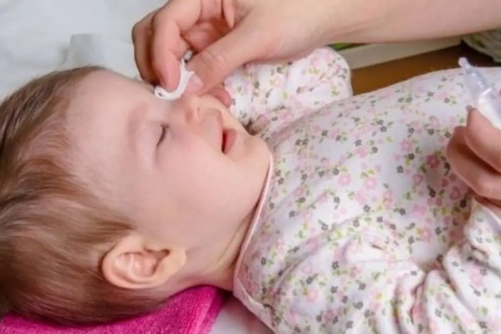 How to remove hair from baby eye